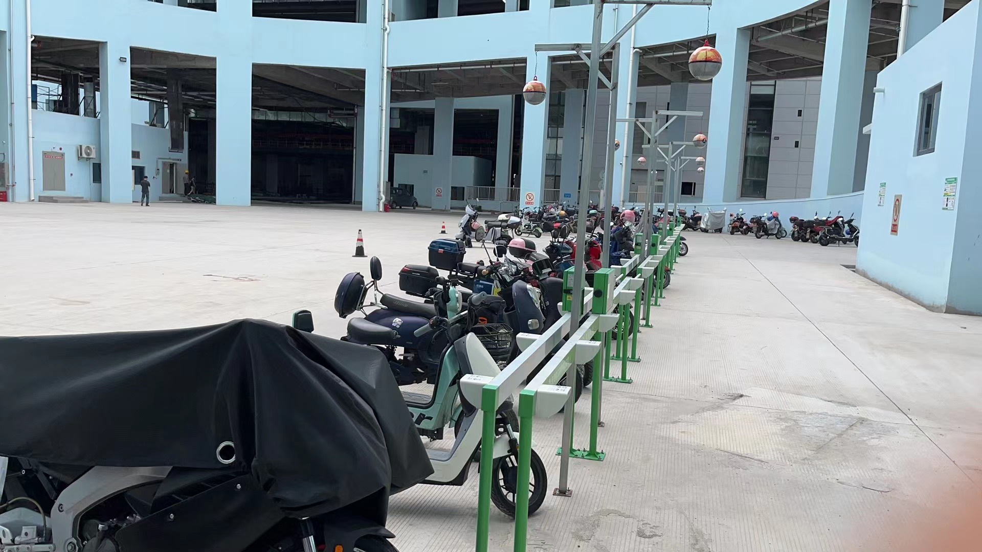 投資一個兩輪電動車充電樁的成本分析