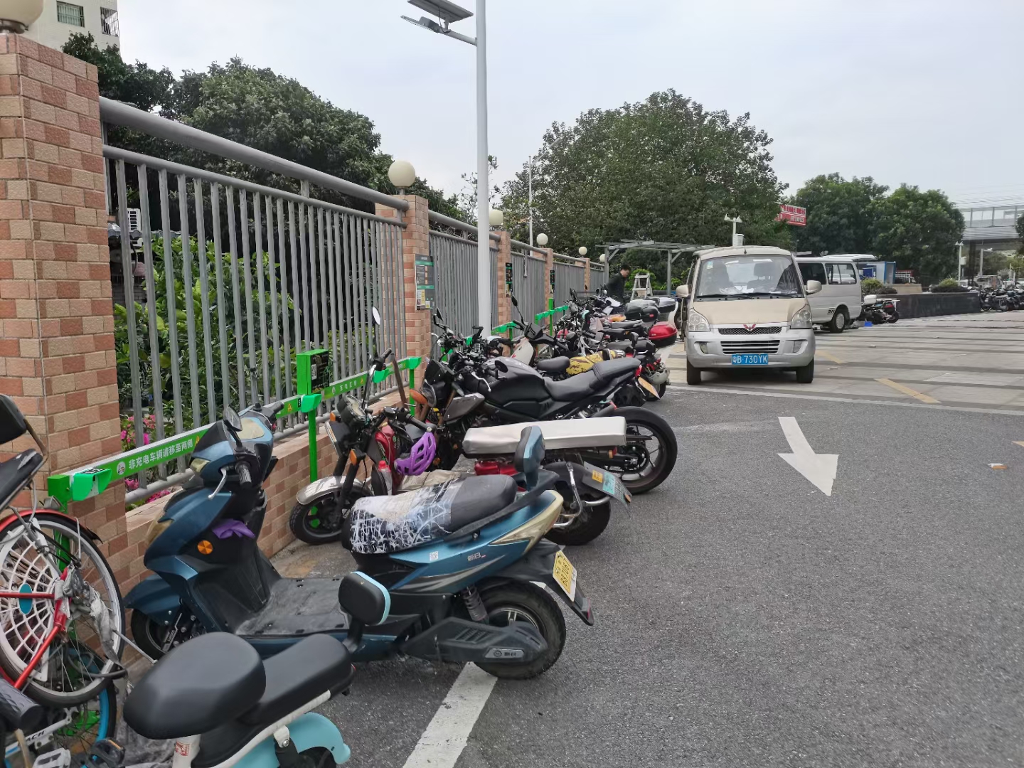 電動(dòng)車充電樁 電動(dòng)車充電樁
